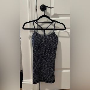 Lululemon Power Y Tank - New - size 4
Dramatic Static White Black